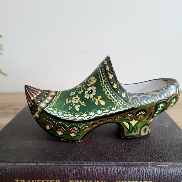 Dutch wooden hand painted shoe figurine with floral design. - Picture 2 of 7